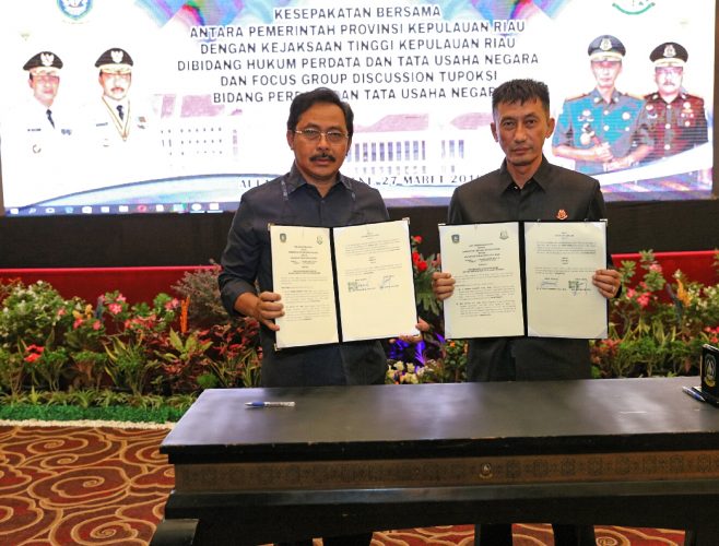 Penandatangan kerjasama antara Pemerintah Provinsi Kepri dengan Kejaksaan Tinggi Provinsi Kepri. (Foto: Humas Kepri)