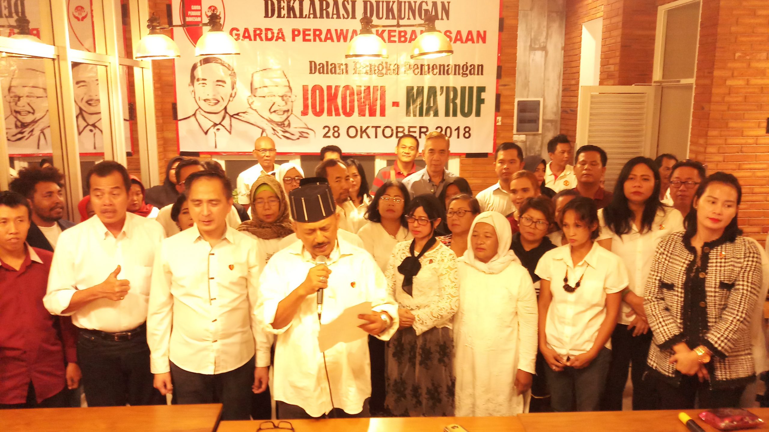 Deklarasi dan syukuran ulang tahun Garda Perawat Kebangsaan di kawasan Senen, Jakarta Pusat, Minggu (28/10/2018). Garda Perawat Kebangsaan merupakan salah satu dari sekian banyak organisasi relawan pendukung pasangan capres-cawapres Joko Widodo dan KH Ma'ruf Amin. (Foto: beritabatam.co/ Hamdi Putra)
