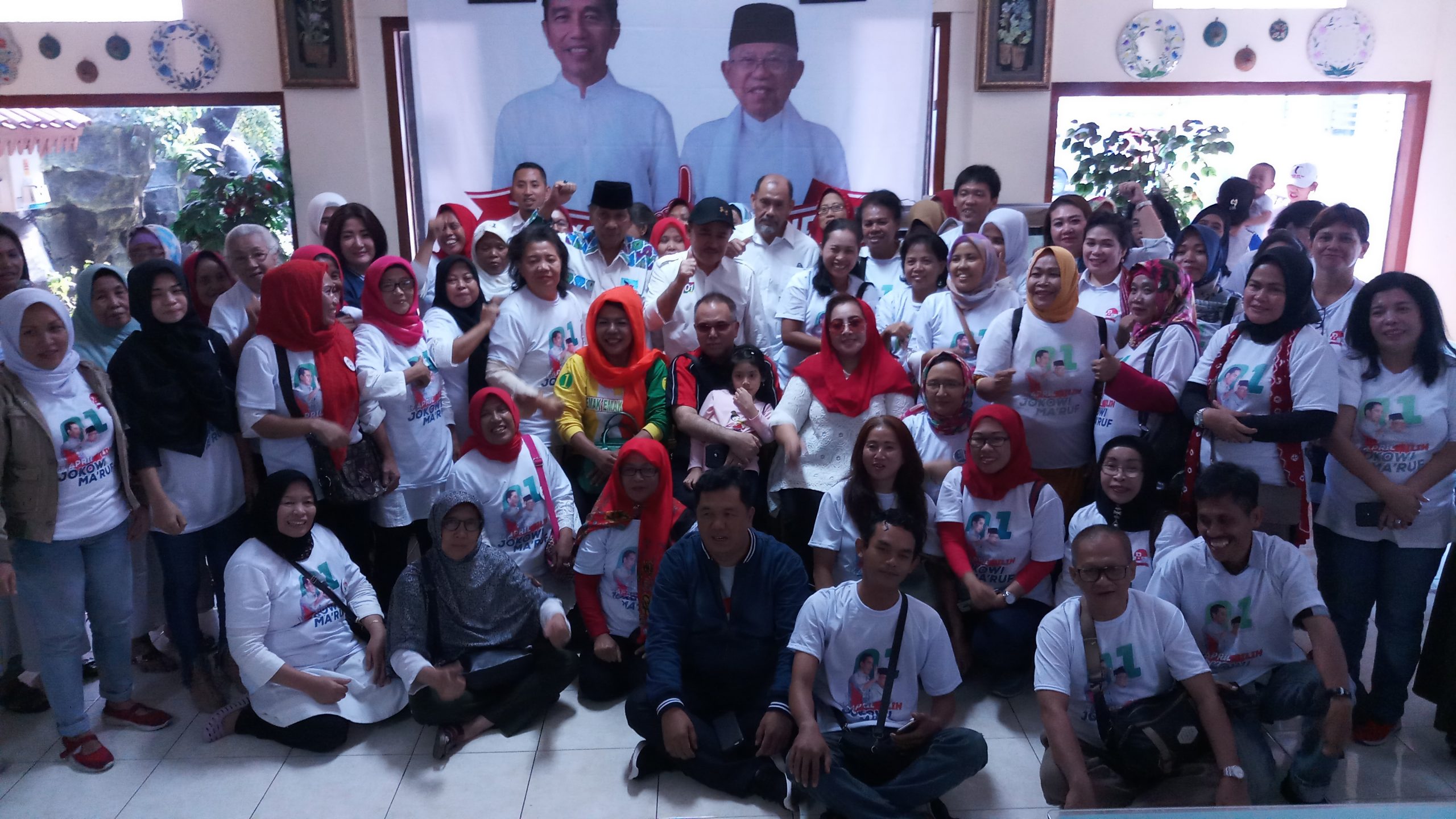 Emak-Emak Jos EGP bersama Aliansi Relawan Jokowi (ARJ) menggelar rapat koordinasi di kawasan Cawang, Jakarta Timur, pada Sabtu (6/4/2019).(Foto: beritabatam.co/Hamdi Putra)