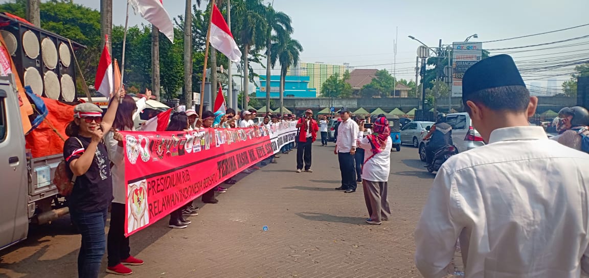 Presidium Relawan Indonesia Bersatu (RIB) menggelar aksi damai di kawasan Tugu Proklamasi, Menteng, Jakarta Pusat, pada Kamis (27/6/2019). (Foto: istimewa)