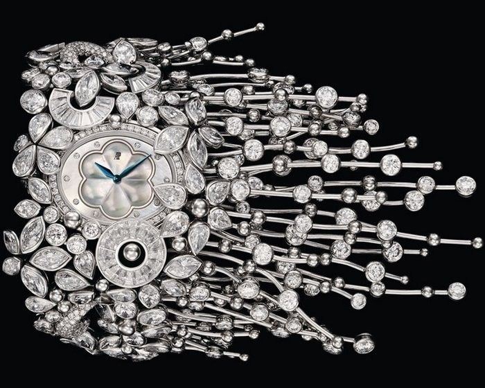 Bracelet Montre Carnet de Bal Diamond White Gold Ladies Watch
Foto : Pinterest