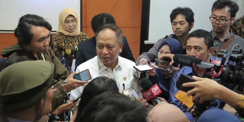 Menristek RI Muhammad Natsir
Foto : Kompas