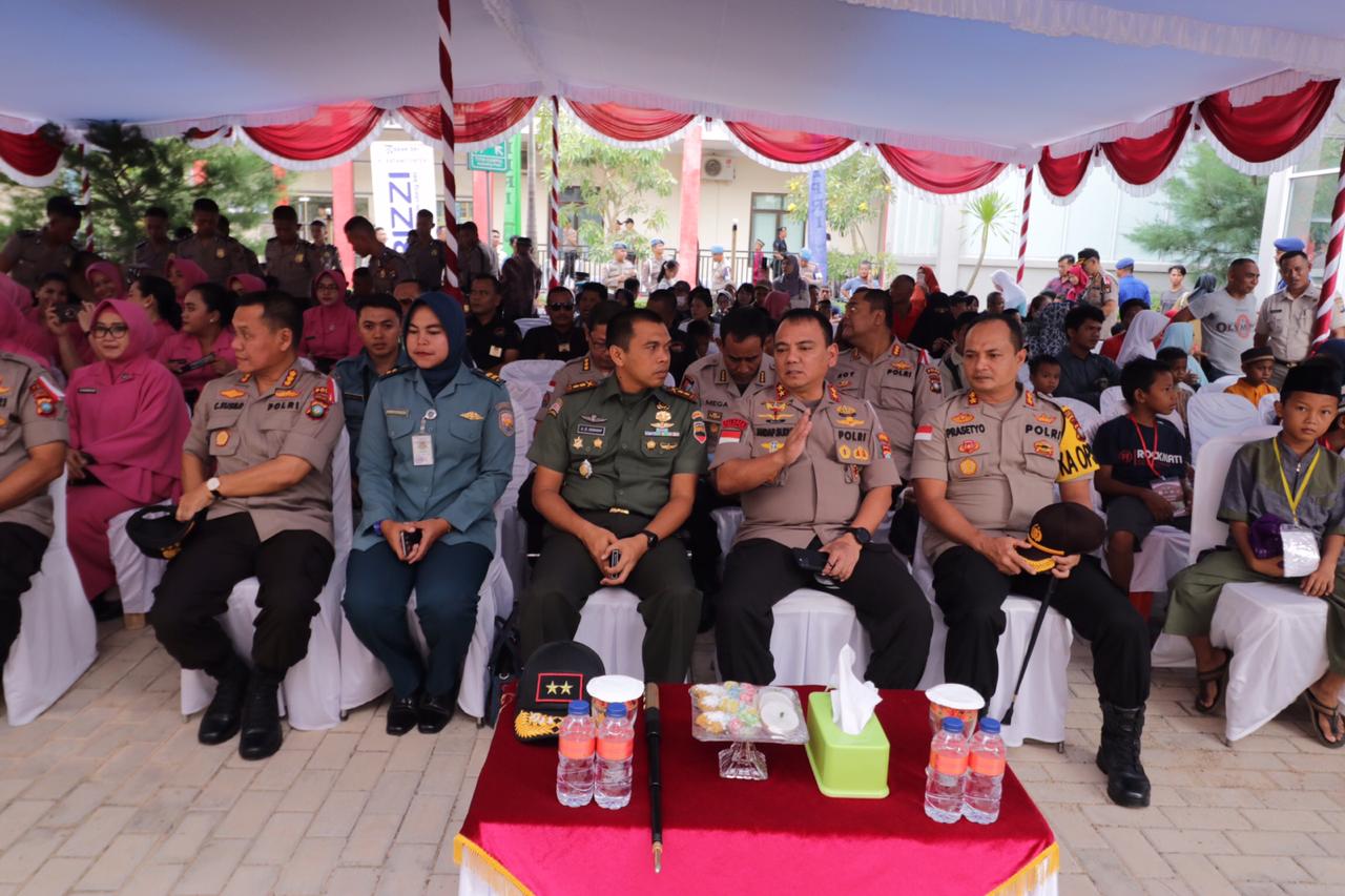 Polda Kepri Gelar Bakti Sosial Kesehatan 
Foto : Humas Polda Kepri