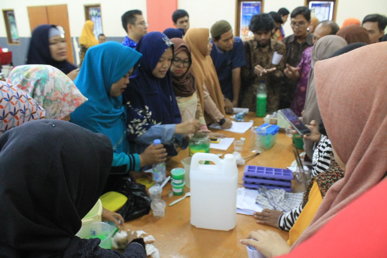 MPC ABA Gelar Pelatihan Pembuatan Sabun Transparan dan Cuci Piring. di Jakarta Islamic Center
(24/10/19)
Foto : Dipo