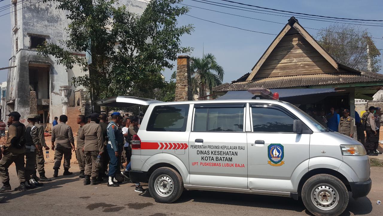 8 Anggota Satpol PP Harus dilarikan ke RS Akibat Luka dalam Penertiban Pasar Induk Jodoh (10/03/20)
Foto : ben/beritabatam