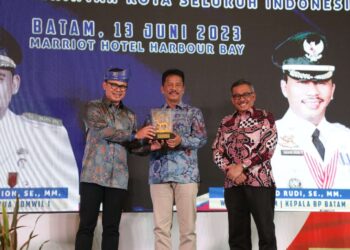 Bima Arya Puji Pembangunan Batam