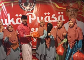 Ratusan Warga Dapat Sembako Ketua DPRD Batam di Bulan Penuh Berkah