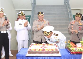 HUT TNI Ke-78, Polresta Barelang dan Jajaran Serentak Kunjungi Markas TNI