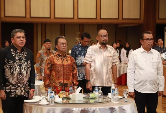 Wakil Ketua DPRD Batam Hadiri Seminar Penguatan Lembaga DPRD
(06/12/23)
Foto: DPRD Batam