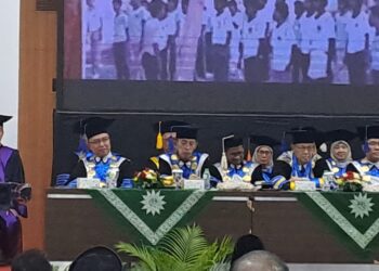 Selamat & Sukses! Prof. Dr. Bunyamin, M.Pd.I Dikukuhkan Sebagai Guru Besar Uhamka
(18/05/24)
Foto: Dip