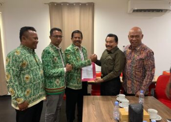 APDESI Bersama Ketua Dewan Pembina APDESI AM. Hendropriyono (Foto:Hum)