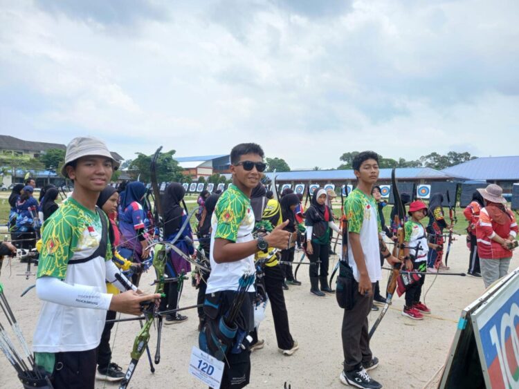 Selamat! Tiga Atlet Batam Raih Medali HIS Open Archery Champioship di Malaysia
(09-11/08/24)
Foto: MCB