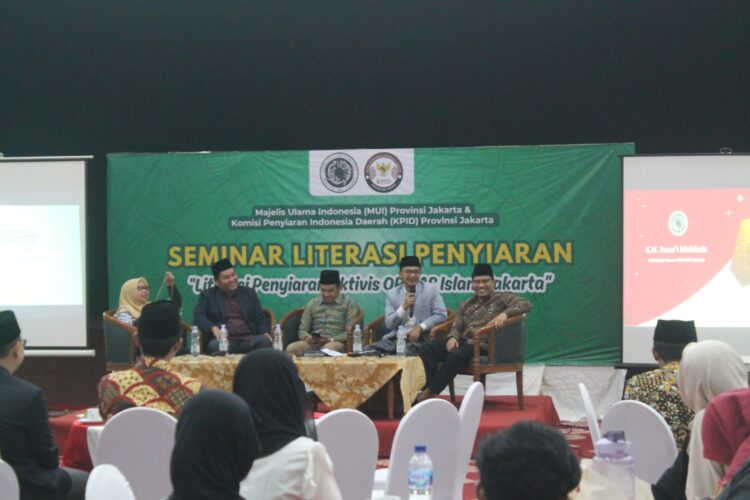 Seminar Literasi Penyiaran Aktivis Ormas Islam Jakarta  menghadirkan narasumber, Sekertaris Umum MUI DK Jakarta, KH. Auza’I Mahfudz, Ketua KPID Jakarta, Puji Hartoyo, SE.MM, Ketua Komisi Infokom MUI DK Jakarta, Raihan Febriansyah, M.Kom dan Produser Program Religi TVRI, Rita Hendri Okmawati.
(27/08/24)
Foto: Infokom MUI Jakarta