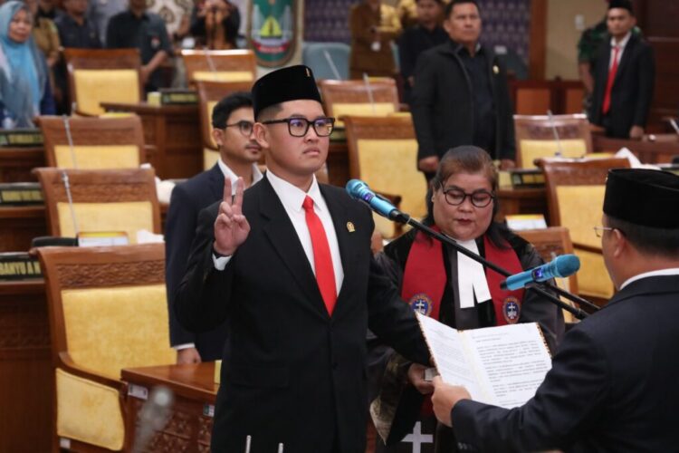 Gantikan Nuryanto, Gabriel dilantik Menjadi Anggota DPRD Batam
(11/11/24)
Foto: Humas