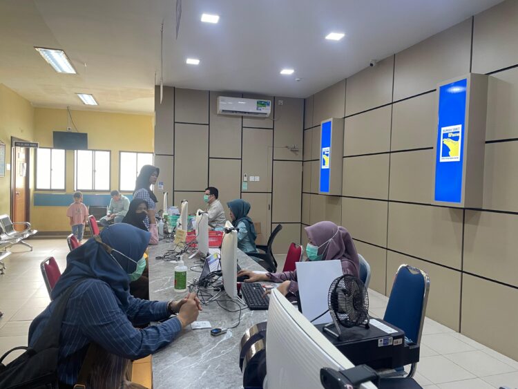 BP Batam melalui Kepala Biro Humas Promosi dan Protokol, Ariastuty Sirait membantah kabar yang menyebutkan bahwa RSBP tidak lagi melayani pasien berstatus BPJS.
(07/02/25)
Foto: BP Batam