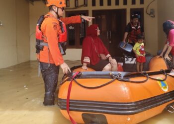 Banjir Bekasi, Bupati Instruksikan BPBD dan Dinsos Turun ke Lokasi Banjir
Foto: SS