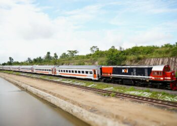 PT Kereta Api Indonesia (Persero) Divre IV Tanjungkarang siap menambah rangkaian pada KA Rajabasa relasi Tanjungkarang – Kertapati selama angkutan Lebaran 2025
Foto: Humas