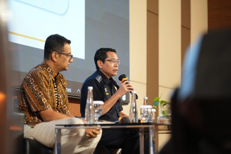 Direktur Lalu Lintas dan Penanaman Modal BP Batam, Rully Syah Rizal, membuka FGD Pelaksanaan Lalu Lintas Barang di KBPB Batam, Selasa (01/07/25) di Lotus Ballroom, Aston Hotel Batam
Foto : BP Batam