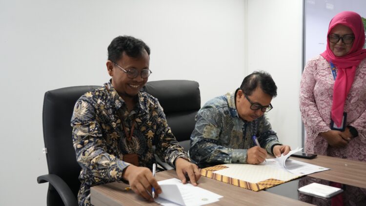 Balai Pengelolaan Daerah Aliran Sungai (BPDAS) Sei Jang Duriangkang resmi menandatangani MoU tentang Pelaksanaan Rehabilitasi Hutan dan Lahan di Hutan Lindung Duriangkang seluas 10 H, Jum'at (11/7/2025)