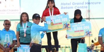 Kepala BP Batam/Wali Kota Batam Amsakar Achmad membuka Event Batam 10K 2025 pada Minggu (13/7/2025)
Foto: BP Batam