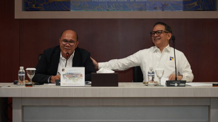 Badan Pengusahaan Batam (BP Batam) menghadiri rapat koordinasi yang digelar oleh Kamar Dagang Industri (KADIN) Kota Batam, pada Senin (28/07/25) di Marketing Center BP Batam
Foto: BP Batam