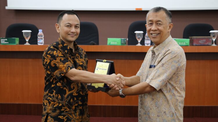 Badan Pengusahaan (BP) Batam menggelar Focus Group Discussion Monitoring dan Evaluasi Pengelolaan Pengaduan di IT Centre, Batam Centre, Rabu (20/08/25).
Foto: BP Batam