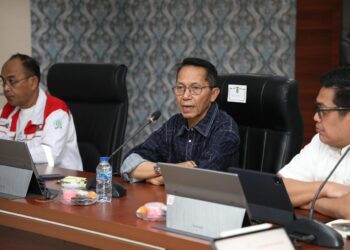 Kementerian Koperasi dan UKM RI mengusulkan kota Batam menjadi daerah percontohan pembangunan Pembangkit Listrik Tenaga Surya (PLTS) dan Stasiun Pengisian Bahan Bakar Umum (SPBU) khusus nelayan. (15/11/25)
Foto: Humas Batam