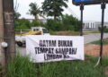 Spanduk yang dipasang warga Batam merespons masuknya limbah B3 dari luar negeri. Foto: Yogi Eka Sahputra/Mongabay Indonesia.