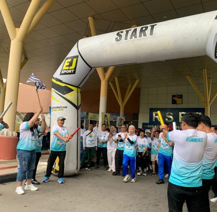 Rumah Sakit BP Batam (RSBP) sukses menyelenggarakan kegiatan RSBP Fun Run 2026 yang diikuti sekitar 300 peserta dari berbagai kalangan, pada Jum'at (13/02/26).
Foto: BP Batam