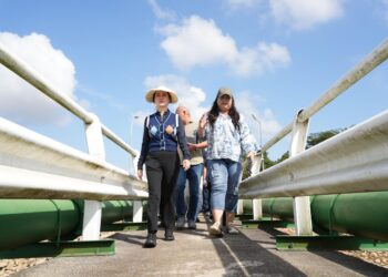 Wakil Kepala BP Batam, Li Claudia Chandra, meninjau kondisi empat waduk yang menjadi sumber air bersih masyarakat Batam, Sabtu (31/01/26)
Foto: BP Batam