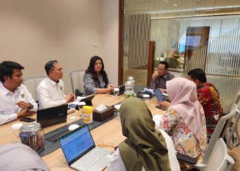 Manajemen Rumah Sakit BP Batam (RSBP Batam) bersama Anggota/Deputi Bidang Pelayanan Umum BP Batam melakukan audiensi dengan Wakil Menteri Kesehatan RI, dr. Benyamin Paulus Octavianus, Sp.P, FISR, di Jakarta
Foto: BP Batam