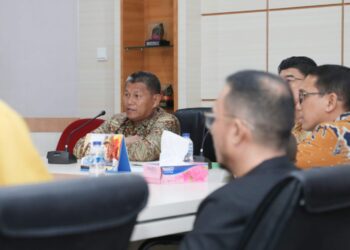 Sekretaris Daerah (Sekda) Kota Batam ikuti Rapat Koordinasi (Rakor) nasional yang digelasr secara daring, Kamis (26/03/26).
Foto: MCB