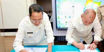 Wali Kota Batam, Amsakar Achmad, menandatangani KSP Pasar Induk Jodoh di Kantor Wali Kota Batam, Selasa (17/3/2026). Foto: Rumawi