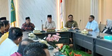Wakil Ketua I DPRD Batam, Aweng Kurniawan Memimpin Rapat Dengar Pendapat Umum di DPRD Batam, Kamis (12/3/26)(Foto: Jamaludin)