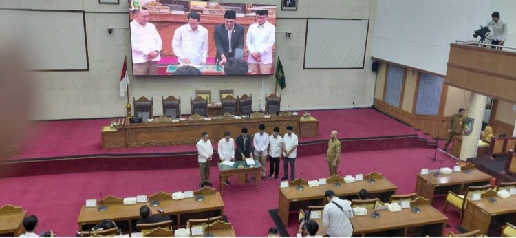 Rapat Paripurna di Ruang Sidang Utama DPRD Kota Batam, Senin (16/3/26) (Foto: Jamaludin)