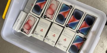 Bea Cukai (BC) Batam berhasil gagalkan upaya penyelundupan ratusan handphone tanpa dokumen kepabeanan di Pelabuhan Roro Telaga Punggur, Batam. (07/04/26).
Foto: RIlis Humas BC Batam