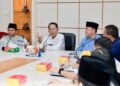 Wali Kota Batam, Amsakar Achmad, memimpin FGD laporan pendahuluan dokumen kajian optimalisasi dan strategi tata kelola pengangkutan sampah Kota Batam Tahun 2026 di Kantor Wali Kota Batam, Rabu (15/04/26). Foto: MCB
