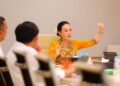 Wakil Wali Kota Batam, Li Claudia Chandra, memberi pengarahan saat menerima audiensi ASPARINDO Kota Batam di Kantor BP Batam, Selasa (21/4/2026). 
Foto: Humas Diskominfo Batam