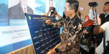 Wali Kota Batam, Amsakar Achmad, menandatangani komitmen bersama P2DD 2026-2030, Senin (27/04/26)
Foto: MCB