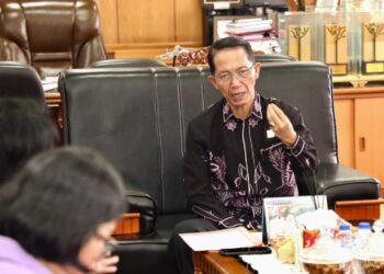 Amsakar Achmad saat menerima kunjungan kerja dan audiensi Pusat Riset Politik Badan Riset dan Inovasi Nasional (BRIN) di Kantor Wali Kota Batam, Rabu (13/05/26)
Foto: mediacenterbatam