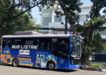 Layanan bus listrik Trans Metro Pasundan (TMP) saat beroperasi di Bandung, Jawa Barat, Tahun 2023 lalu Foto: ANTARA/Rubby