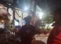 Personel Polsek Sekupang Polresta Barelang merespons cepat laporan masyarakat melalui Call Center 110 terkait perselisihan antara ibu dan anak yang meresahkan warga di Tiban I belakang Perumahan Kejaksaan, Kelurahan Patam Lestari, Kecamatan Sekupang.
(19/05/26)
Foto; Polresta Barelang