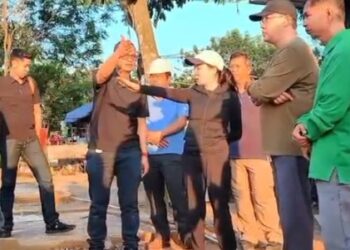 Wakil Wali Kota Batam Li Claudia Chandra melakukan peninjauan langsung ke sejumlah proyek pembangunan infrastruktur dasar di Kota Batam, (28/05/26).
Foto: Tiktok @liclaudiachandra