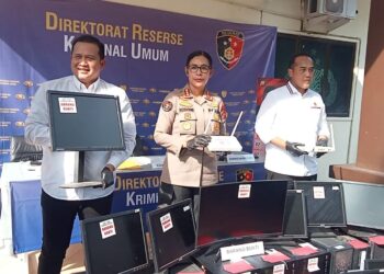 Polda Kepri Bongkar Judi Online di Batam, 19 Komputer dan 200 Ribu Akun Bot Disita
Foto: Humas