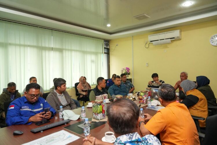 Antisipasi Penurunan Air Waduk, BP Batam Lakukan Modifikasi Cuaca Hujan Buatan
Foto: BP Batam