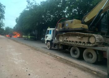 BP Batam Mulai Melakukan Mobilisasi Alat Berat untuk Perbaikan Jalan Rusak, Jumat (22/05/26).
Foto: BP Batam