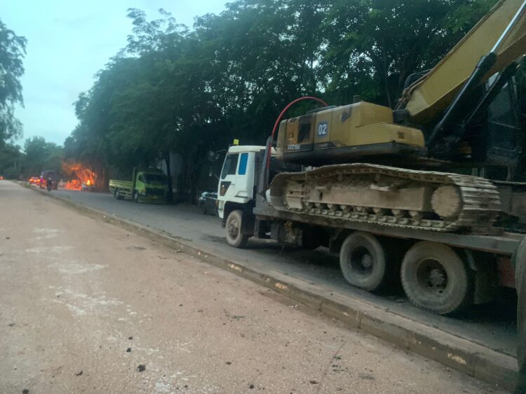 BP Batam Mulai Melakukan Mobilisasi Alat Berat untuk Perbaikan Jalan Rusak, Jumat (22/05/26).
Foto: BP Batam