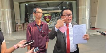 Penasehat Hukum PT. PMM Poltak Silitonga saat mendatangi Gedung Pidsus Kejagung di Jakarta, 29 Mei 2026
Foto: Istimewa