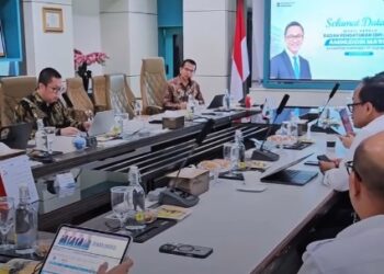 Wakil Kepala Badan Pengelola BUMN, Aminuddin Ma’ruf, bersama Managing Director Business 2 Danantara Asset Management, Setyanto Hantoro, melakukan kunjungan kerja ke PT PLN Batam pada 6 Juni 2026.
Foto: BUMN.id