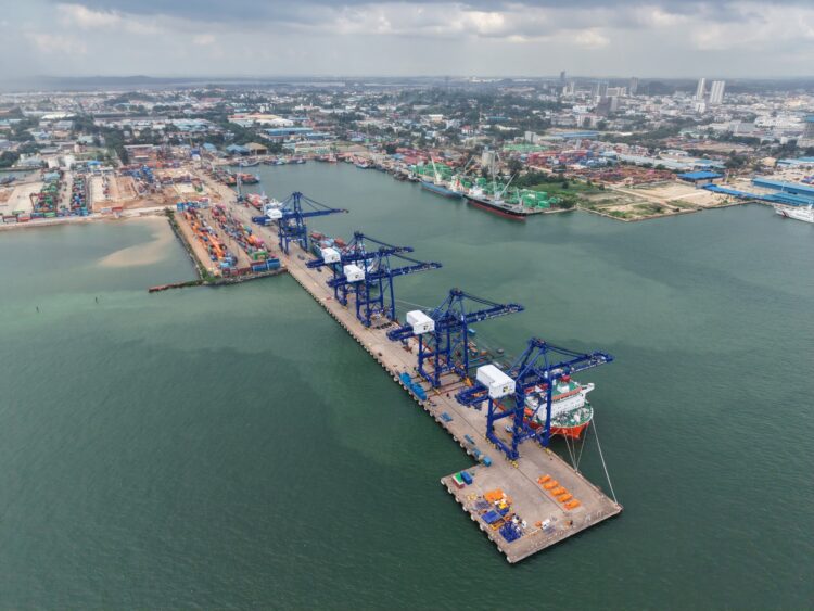 Kinerja layanan pelayaran langsung internasional (direct call) di Terminal Peti Kemas (TPK) Batu Ampar terus menunjukkan tren positif sepanjang 2026.
Foto: BP Batam